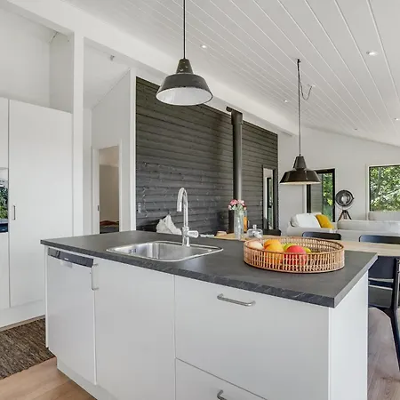 3 Bedroom Stunning In Hébergement de vacances Knebel