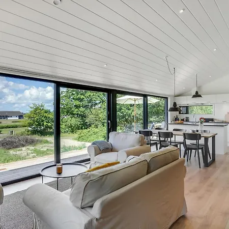 3 Bedroom Stunning In *