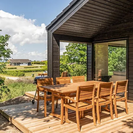 3 Bedroom Stunning In * Knebel
